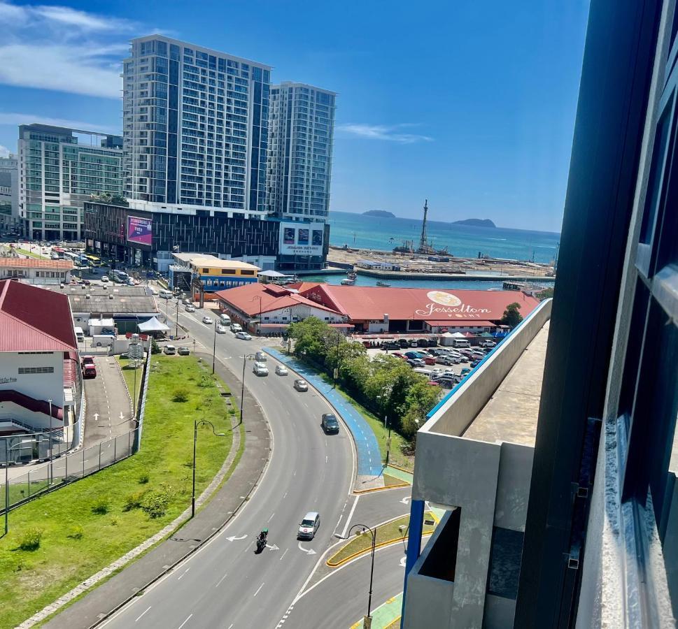Botiza Suites At Jesselton Quay Kota Kinabalu Kültér fotó