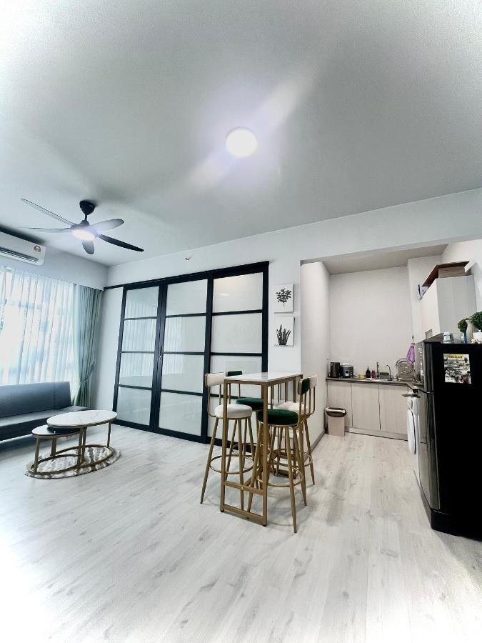 Botiza Suites At Jesselton Quay Kota Kinabalu Kültér fotó