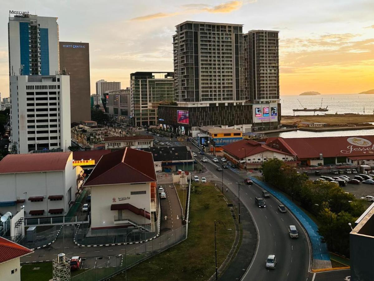Botiza Suites At Jesselton Quay Kota Kinabalu Kültér fotó